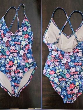Womens XS Tea Collection One-Piece Swimsuit - Navy Pink Blue
